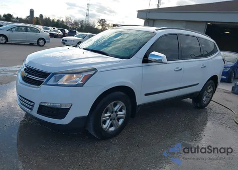 2017 Chevrolet Traverse Ls z USA, uszkodzony, nr VIN 1GNKRFKD9HJ278801